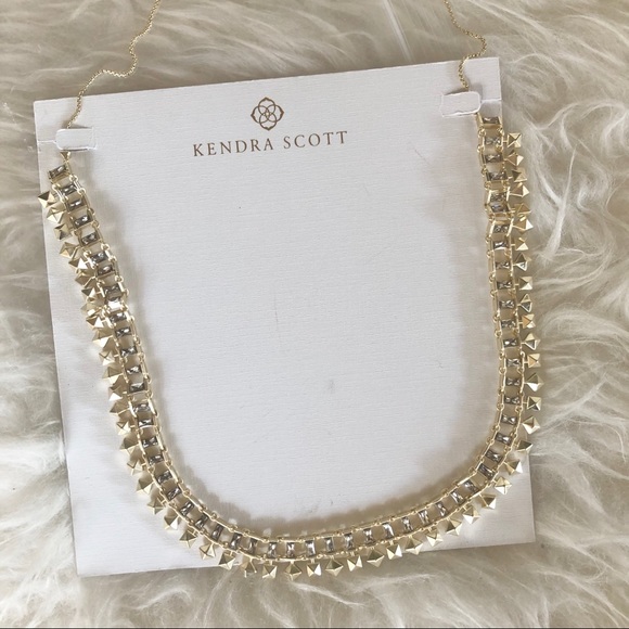 Kendra Scott Oscar Necklace in Smokey Crystal gold - Picture 5 of 6